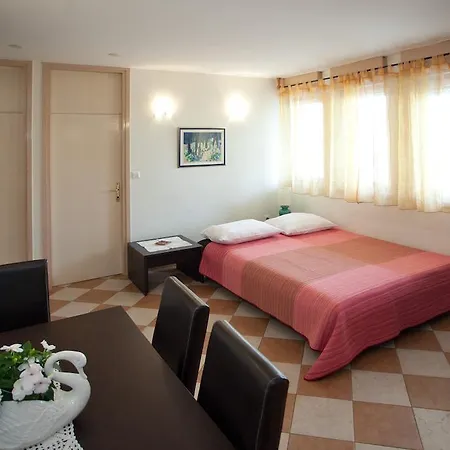 Ideal Location * Split
