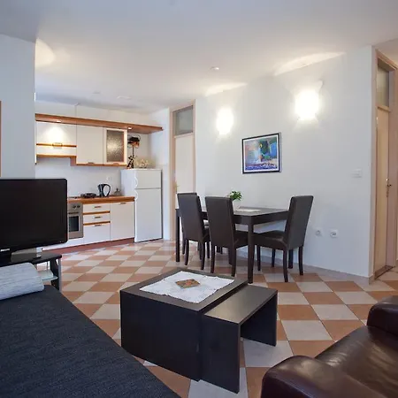 Apartment Ideal Location *