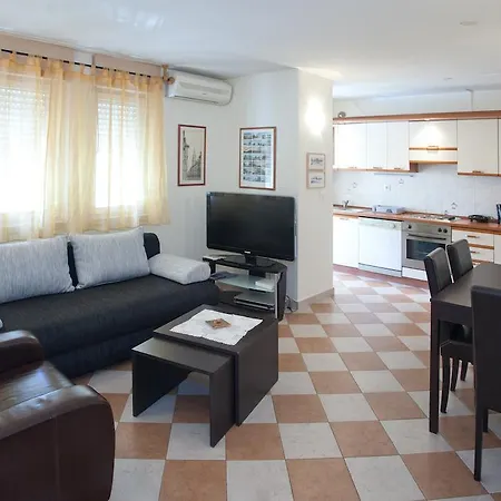 Apartment Ideal Location *