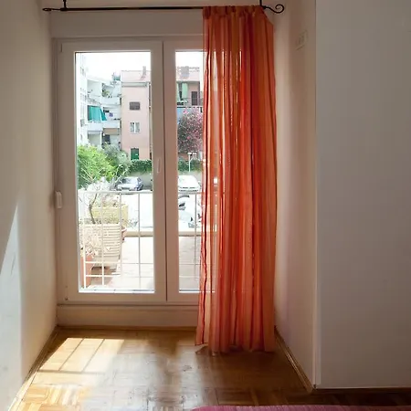 Ideal Location Apartment *