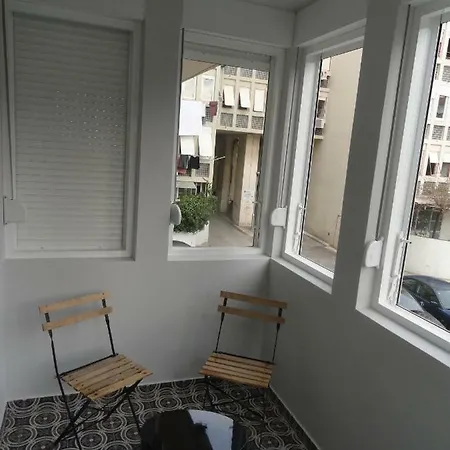Ideal Location Apartment *